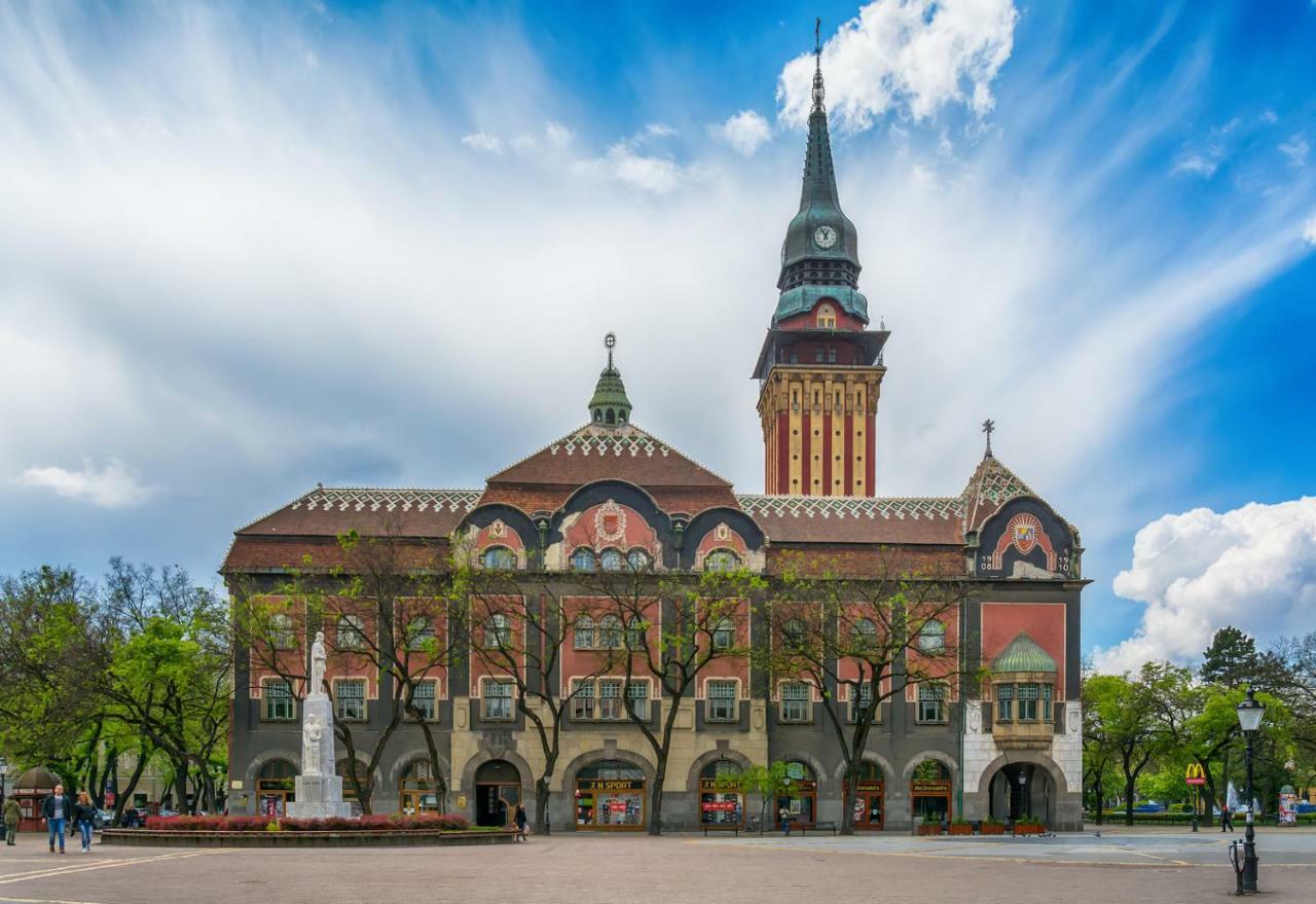 Apartment Nina - Near Everywhere You Want To Be Subotica Exterior photo